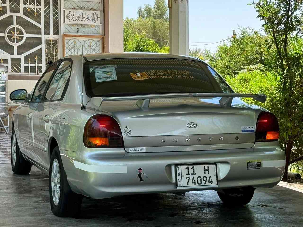 السلام عليكم.....
سوناتا 2001 ..... 

((ضمان الشركه الدوليه العراقيه ))

 
رقم بغداد....   الدولي 11
شرط التحويل...  مشروع وطني  هزه جديده 

 
كيجات رياضي 
  جهاز موازنه ABS
أيرباك دركه 
أيرباك دشبول  
جهاز سرقه
ويل كب

سياره جديده بعده 
سياره ع أيدينه مستلمينه من شركه 

كير اوتوماتك 
 ...
كهربائيات ع وضع شركه ولا ملعوب بيه... 

 كشنات بعدهن وضع شركه 

. منضومه لايت فول ..تخم تاير.... جديد بأيدي...كير ومكينه خير من الله...... بشرط فول
كهربائيات كله شغاله بلادي.... 

 عله وضع الشركه مملعوب بيه....

كيجات كله شغاله حته ل بانزين هم يشتغل .

(( ماشيه 202 الف حقيقي ))

سياره
 ياخذه  يرحملي من وراه 
دشبول ابد جديد زلغ ما بي .... 
بطاين جدد 4 

صدر خلفي أمامي كله جيد ما ملعوب بي عشركه  نعومه صاعد حديث درايم شفتات جدد و مشط هم مال حاويه قبل يوم بدلتها ... 
بشرط ترايك 200. 
غرفتها جديده ...دواخلها مثل كشنات شركه جدد ❤ ... ..مسجلها فول......كيجات كلها شغاله...
محرك  20.4 (المرغوب) 4 

السعر)( 53 ))بيها مجال

***********
*********** 

ميعجبك سعر عوفه لا تعليق رجان الله شاهد سياره متعوب عليه 
الموشراي لايضل ابكيفيه ينطي اسعار والسوك كلشي بي السياره محد يعرف قيمتها بس الجناي وبلحقيقه احله من الصور ❤️وحلالي عزيز مثل مانته عزيز ✋
