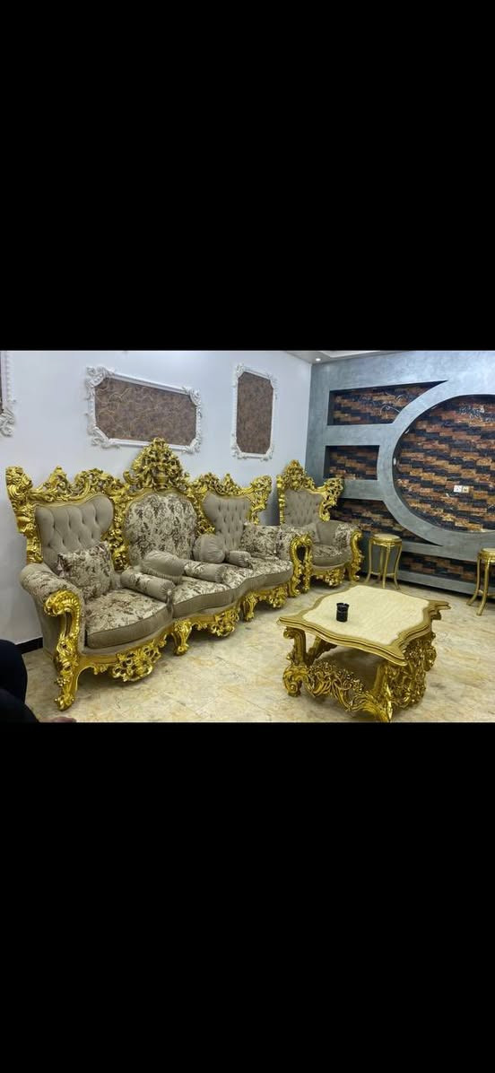 السلام عليكم تخم مصري ملكي زان
12 مقعد وياه طبله جبيره و 2 صغار نضافه 90 ٪؜ بلميه اخو جديد قبل سنه اخذنا 32 ورقه هسه اريده 20 ورقه لان مكان صغير  ماكفه المكان على تخم  واتصال ع رقم ***********  والمكان بغداد الزعفرانية
