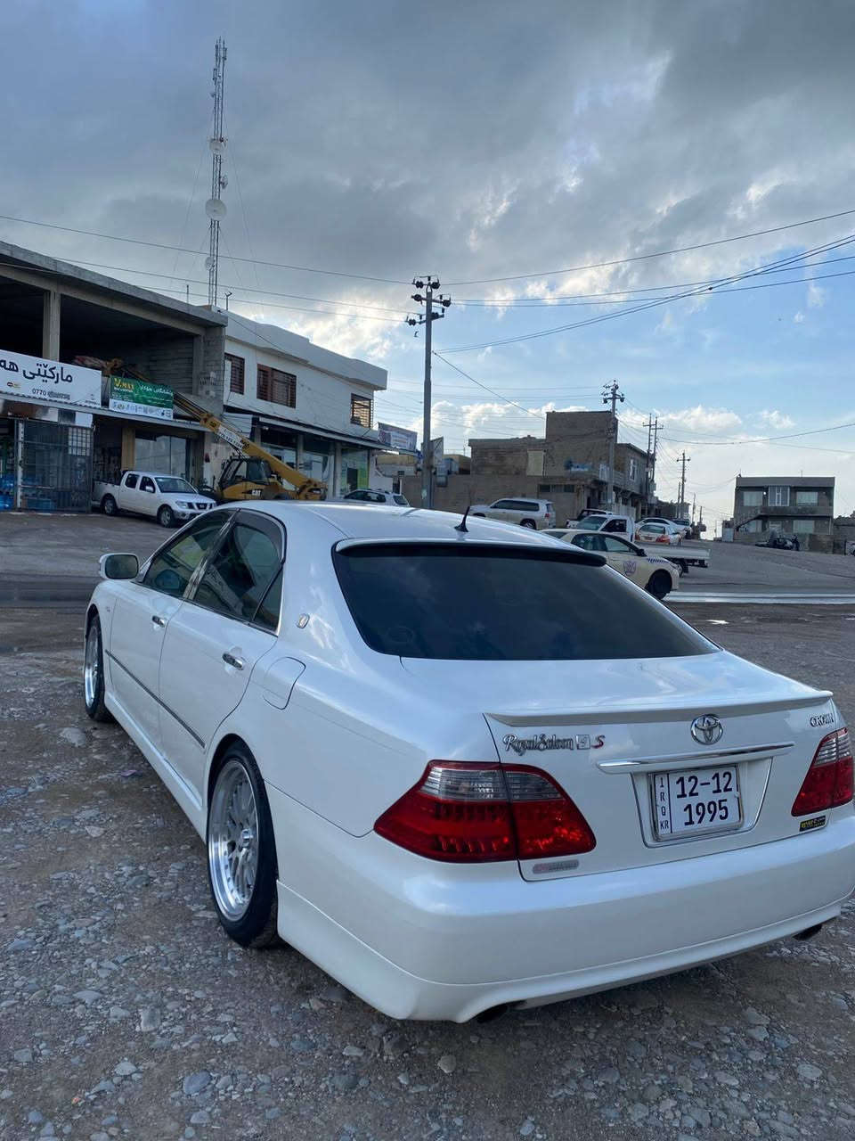 ***********
سەلامی خوالەهەموولایەک 
شاینەی ساغ 2005  .فولی بیصڵاید
گێڕوومەکینە گەورە واتە 182 بێدوکەڵ
گێڕومەکینە بەشەرت /بۆیاخ بەشترت 1پارچەی بۆیاخە چەمەلەخی دواوەوەبۆیاخە لەیابان\دەعمووکەڤەروو شاسی بەشەرت 
سپی ناو زەرد سێپەردەو سەلاجەو مەرکەزی جڵد 
کامل کراوە بە سپۆرت کەئەڵێن تاقانە ئەمەتاقانەیە بەمانای کەلیمە خۆی ڕەلەسمەکان جۆنە ئاوایە لەواقعە دەعەمی پێشەوپاشی دوسە کانی کروە بە 84شریکە.بە گلایتی دواوە وە لیزە رە.بلاجکتوری لیزە رە.زورشتی کەی تیدایە..باس ناکریت.
ناونیشان سلیمانی 
سعر 95گەڵا 
تکایە نامەمەنێرە جواب نادەمەوە لەگەڵ ڕێزمدا
