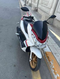 للبيع دراجه pcxجيل اول ٢٠١٦ مديل حديث  ماشيه (18) ماخذها رمبه  الدراجه...