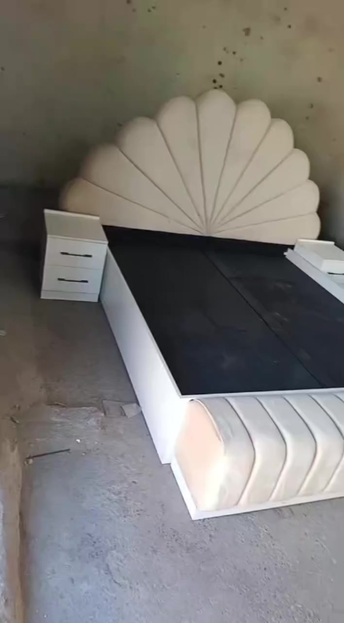 غرفة نوم تركي مستعمل شي قليل نظافة شرط 100%100
خشب NDF تتكون من 9 قطع كنتور 8 ابواب كل بابين وحد 
عنوان المعرض.   
معرض الحياة ..موصل سايدين القادسية الثانية مجاور مجمع الضمان الطبي او شركة أسيد للاتصال او الاستفسار ***********
***********
يتوفر واتساب الشد والنقل مجاني داخل الموصل وضواحيها
