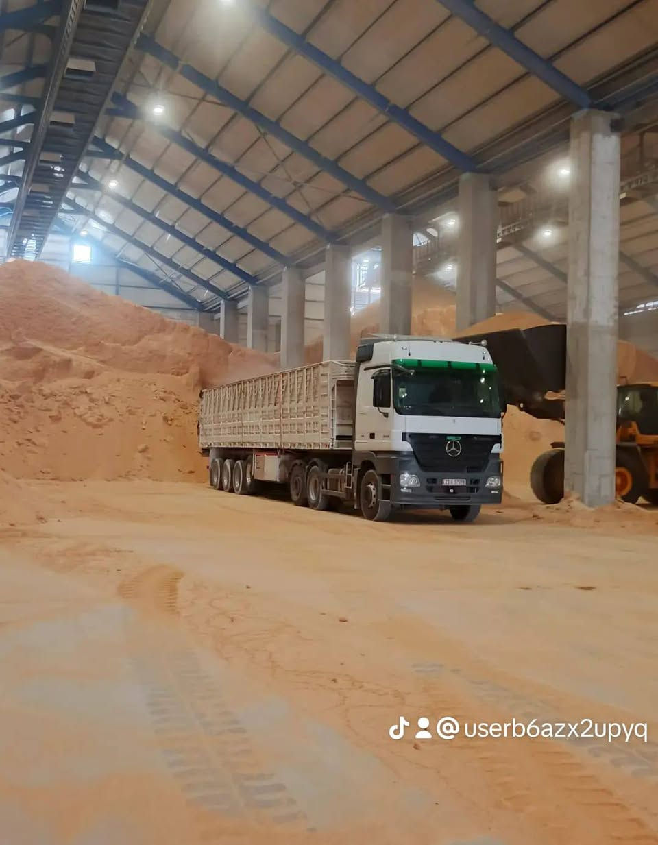 سلام عليكم عربانه للبيع دناكير ١٤شاصي 16 تخم تاير فصل وربط مكلف بل نشر ***********
