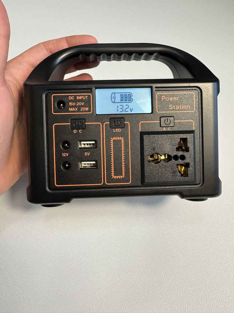 السعر 85 مع توصيل قفل 
محطة طاقة محمولة (Portable Power Station) نموذج EG-012، وتستخدم لتخزين وتوليد الطاقة الكهربائية.
القدرة: 100 واط.
سعة البطارية: 24,000 مللي أمبير في الساعة.
المميزات: تحتوي على منفذ تيار متردد (AC Port) وتدعم الشحن عبر الألواح الشمسية.
نوع البطارية: LiFePO4.
محطة طاقة محمولة
مولد شمسي
Eg012
منفذ AC
شحن الألواح الشمسية 20 واط 
محطة طاقة لتخزين الطاقة 100 واط


**إذا كنت صاحب هذا الإعلان وتريد حذفه لأي سبب، رجاءا أرسل رسالة إلى الدعم الفني**