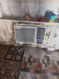 مكيف • سبليت • نظيف بالكرتون