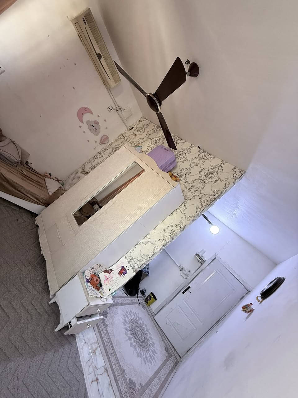 دار للبيع
المساحة ٧٠ م 
طابو صرف الواجهة ٤،٤٠ سم 
يحتوي على صالة ومطبخ وغرفتين نوم وصحيات عدد ٢ ومخزن 
بناء حديث ٢٠٢٢ 
العنوان بغداد الجديدة قرب السوق الشعبي 
مقابل معهد وهج المستقبل 
للاستفسار الاتصال على الرقم
***********
