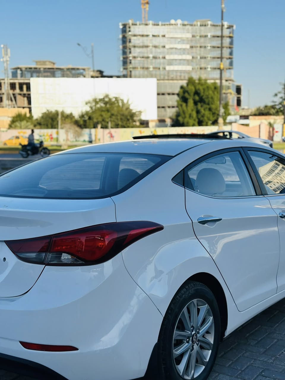 النترا 2015 خليجي 
فول مواصفات للاخير 1/1
مكينه 1800 دوش المرغوبه 
مكفوله من الصبغ والتبديل والحادث كفاله عامه 
رقم كربلاء مشروع وطني تحويل مباشر 
للاستفسار 
***********
