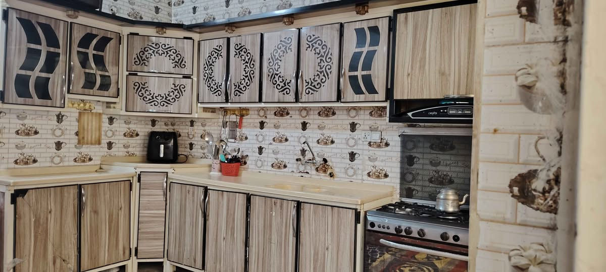 كاونتر 9 امتار التعليق + الأرضي  السطح مرمر كما موضح بالصورة للبيع بي خانه مكسوره
فقط الي يشترون يراسلون النجف, العراق


**إذا كنت صاحب هذا الإعلان وتريد حذفه لأي سبب، رجاءا أرسل رسالة إلى الدعم الفني**