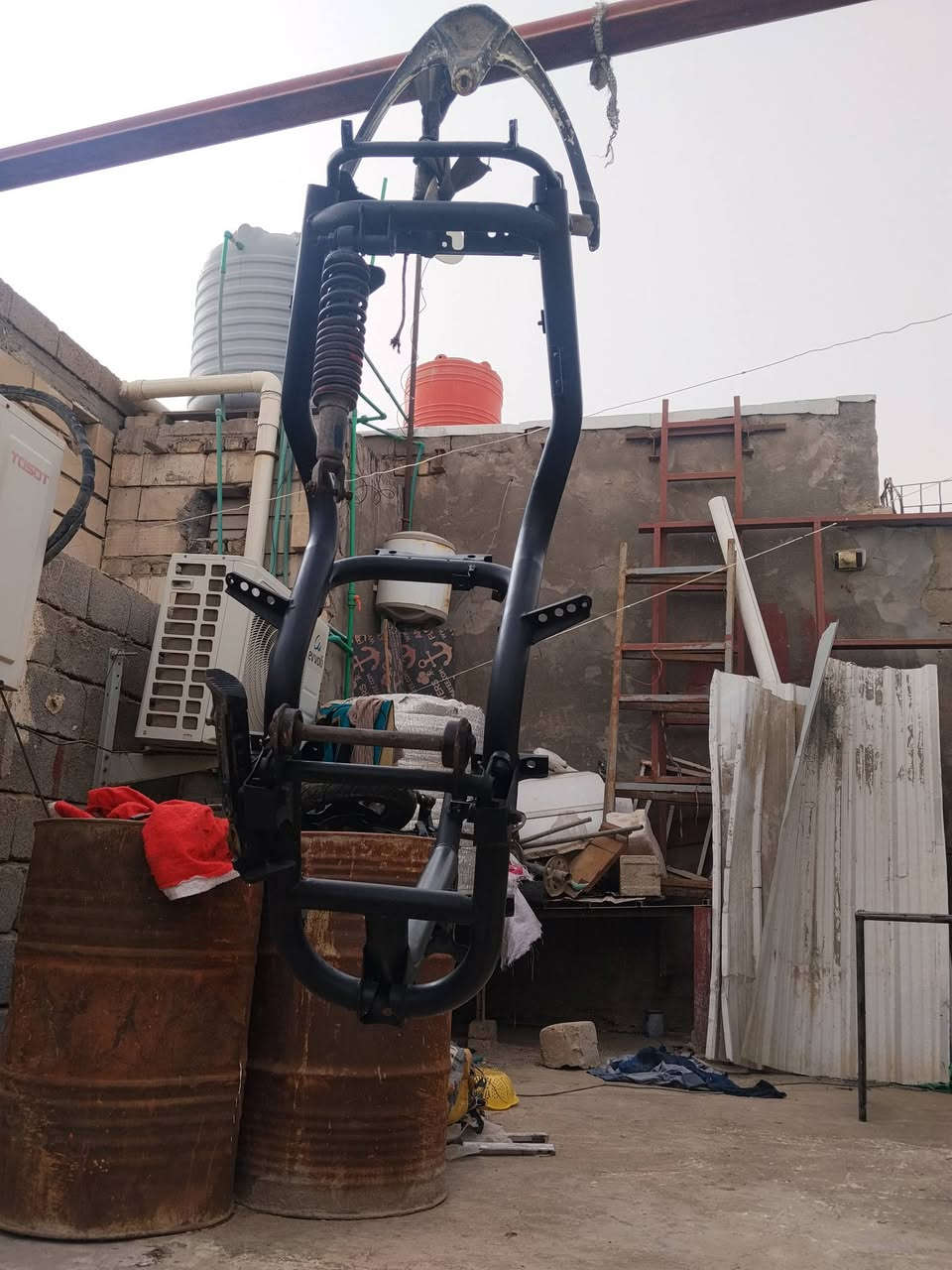 شاصي مال ماكس اصل قجمه ويرهم عداله همين شاصي هستوني مصبوغ حراري اسود طافي شاصي لاكسر  فطر وبراقي كلهن صاحيات ملاته وياه دبل خلفي سعره 120الف وبيه مجال مكاني بصره القبله الاستفسار ***********
