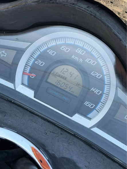 جديدة 100%  
حجم المكينة 125 اقتصادية بالصرف وشلعة ومعدل
غير مقفولة السرعة
ماشية 16 الف حقيقي
تايرات جدد100%
دهن اصلي وبانزين محسن وسوبر جنت افولها 
السعر 14 ونص ورقة
***********
مكاني كربلاء كربلاء
