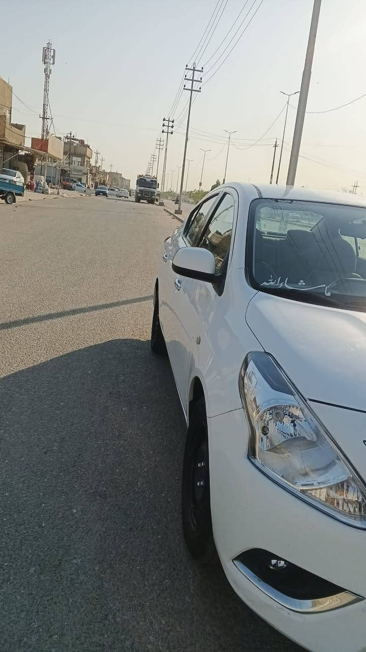 السلام عليكم اخوان اقره التفاصيل وتصل عل ارقام الموجوده اني مكلف بلنشر اي استفسار اتصل علا صاحب السياره
  سني  هندي ابليته الزركه
موديل   ٢٠٢١ سنويه 
السيا،ه  بيها قطعه صبغ فقط بس الجاملغ لامامي بدون ضربه 
سونارها وياها من الندلاوي 
تبريد ثلج  
تخم تاير وحداديه عل شرط 
مكان السياره نجف.  كوفه 
االسعر.  ٩٨ وبيها شي قليل حك الجيه
اي استفسار اتصل عل ارقام 
***********
***********
