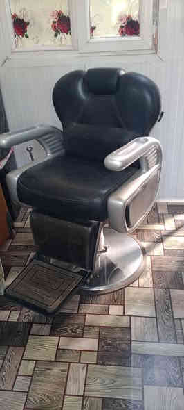 للبيع كرسي حلاقه+ميز تواليت عدد (٢) استعمال قليل للتواصل الاتصال على هذا الرقم/***********
