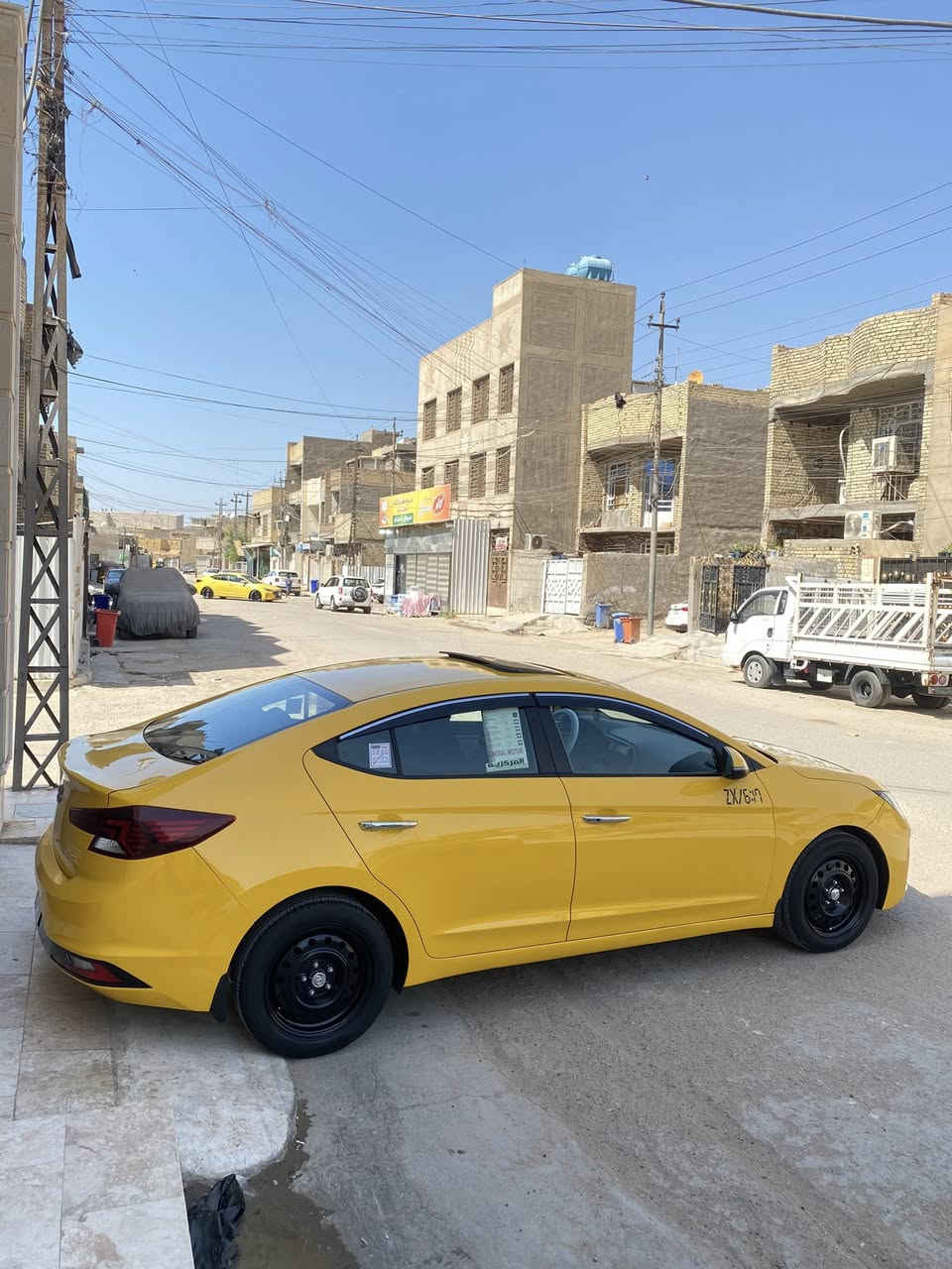 السلام عليكم النترا موديل 2020 
فول مواصفات واحد على واحد معروفه مواصفات الفول 

خليجي محرك 2000 دوش لاتبخير و لا تنقيص السياره جديده و جاهزه من كل النواحي 

السياره ماشيه 98فقط 

السياره بيه ضربه جاملغ خلفي فقط السياره لغد شاصي كفاله رقم بغداد بسمي مصفره هيه و غرامات وين ميعجبك احول مشروع وطني  مكان السياره بغداد رقم الهاتف ***********
