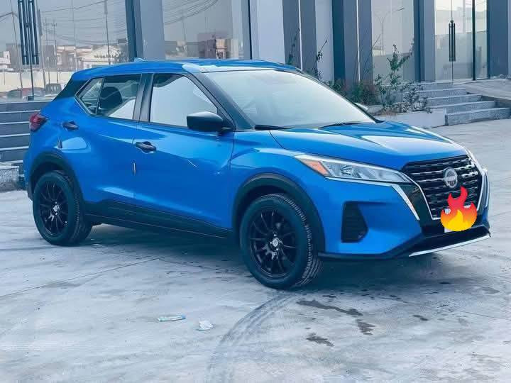 نيسان كيكس 2022 
🔧 المحرك والأداء
المحرك القياسي: 4 سلندر سعة 1.6 لتر
القوة: حوالي 122 حصان
عزم الدوران: حوالي 114–155 نيوتن·متر (قد يختلف حسب الفئة)
ناقل الحركة: أوتوماتيكي CVT (بدون تعشيق ثابت)
نوع الدفع: دفع أمامي (FWD) فقط⛽ الوقود & الاقتصاد
نوع الوقود: بنزين عادي
سعة خزان الوقود: ~41 لتر
استهلاك وسط (متوسط):
31 ميل/غالون في المدينة
36 ميل/غالون على الطريق السريع
33 ميل/غالون مجمّع
(يعادل حوالي ~14 كم/لتر)نظام مكابح ABS
توزيع الكتروني للفرامل EBD
نظام مساعد الفرامل (Brake Assist)
كاميرا خلفية 
حساسات خلفيةنظام مكابح ABS
توزيع الكتروني للفرامل EBD
نظام مساعد الفرامل (Brake Assist)
كاميرا خلفية 
حساسات خلفية
نظام تحذير النقطة العمياء 
Nissan USA شاشة مزوّدة بنظام ترفيهي مع دعم Apple CarPlay & Android Auto
بلوتوث و USB
مكيف هواء
مقاعد قماشية / داخلية مريحة
مساحات تخزين جيدة داخل للبيع ومراوسه رقم دهوك ب اسمي *********** و ***********
