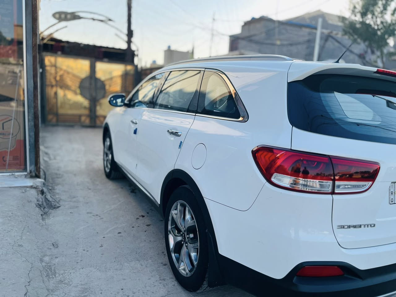 السلام عليكم
كيا  سورنتو خليجي 2016 
6سلندر 
7راكب
3قطع تبريد 
نص فول 
بصمة تشغيل بصمة ابواب 
مري شفط  صندوك كهربائي 
اشارت ترحيب 
ماشيه 68 كيلو 
مكفوله من مكينة ومحرك 
وكير 
السيارة مكفوله كفاله عامه 
رقم بغداد اكليزي 
السيارة بسمي 
مكان السيارة بغداد 

السعر 240 وبيها مجال للشراي 

***********
