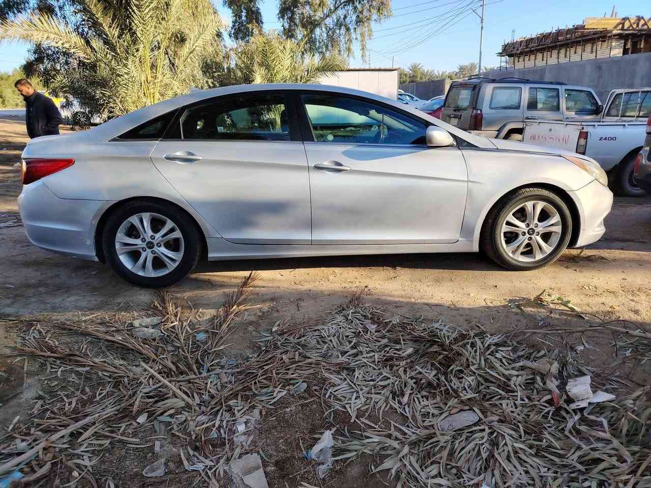 للبيع فقط هيونداي سوناتا ٢٠١٢ وارد امريكي حادثهه الجاملغات الخلفية وقبق الجنطه مكينه گير عالشركه فقط الدبللت الوره نقص مكانهه المسيب كلشي موضح بالصور *********** موجود مسنجر واتس اب السعر ١٠٠ وبيهه مجال
