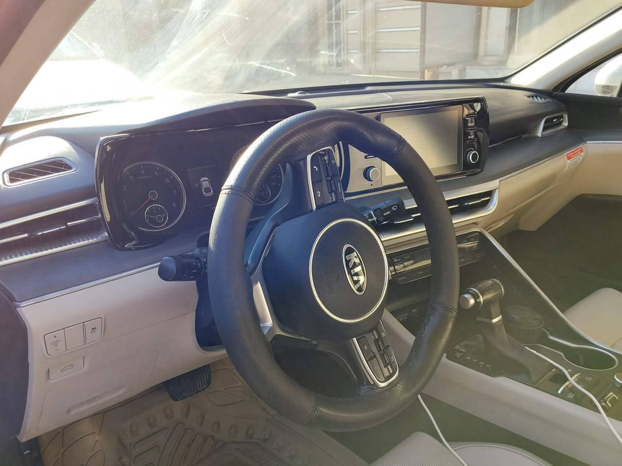 ك5 خليجي مديل 21 
مواصفات فول واحد على واحد
سقف  بنوراما  
رقم اربيل 
مكينه 2000 
بيها قطعه باب وبنيد راس البنيد فقط تكحيل صبغ وحده تعديل بارد باب وره السايق فقط
مكاني النجف السعر 170 
***********
