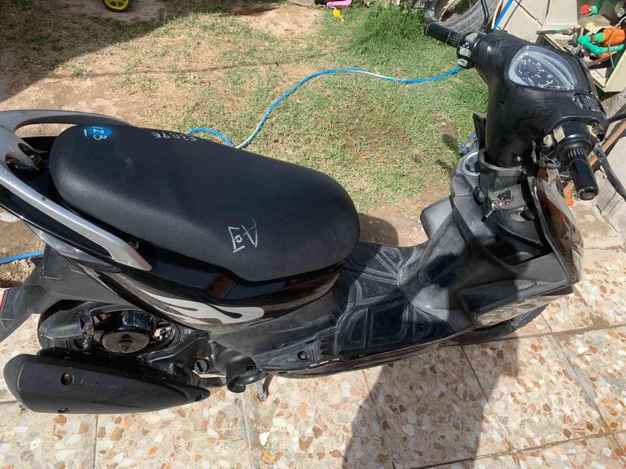 للبيع
دراجة 
ماكس مظلع ياباني
عنوان / بصرة /زبير
التفاصيل/ على الرقم التليفون
***********
