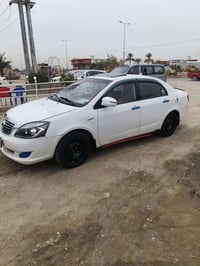 ٢٠١٣ • كاميرا وشاشة • باب مبدل