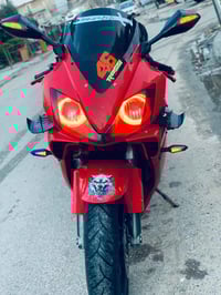 F4i ٦٠٠ • مكينة صافية • كاربون فايبر