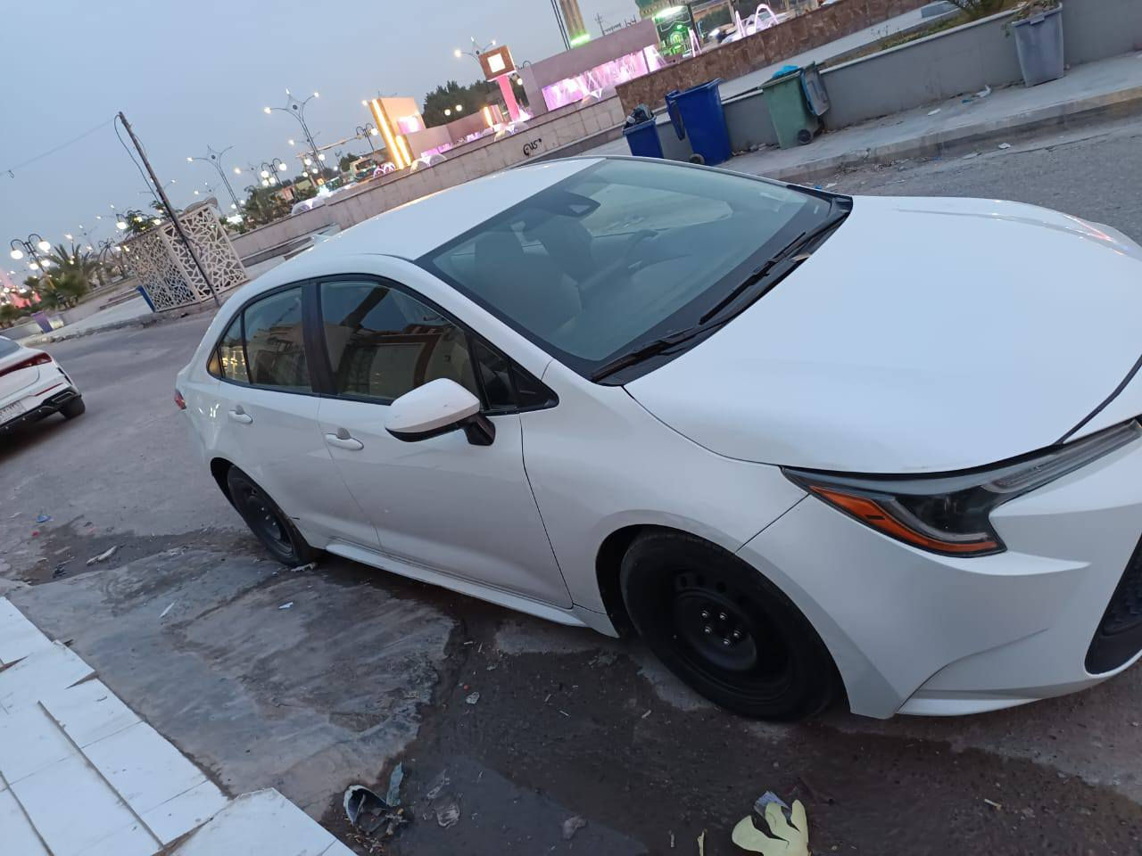 اللهم صل على محمد وال محمد الطيبين الطاهرين 
تيوتا كورلا للبيع موديل ٢٠٢٠ مواصفات le معروفه داخلة تقرير من امريكا وهنا بيه صبغ جاملغ مع بارد ماشيه ٧٠ mi  محرك ١٨٠٠ كفالة محرك كير تبريد تخم تاير باتري جديد باسمي رقم بغداد دولي  السعر ١٣٧ وبيه مجال *********** مكانه ناصريه حي الشموخ
