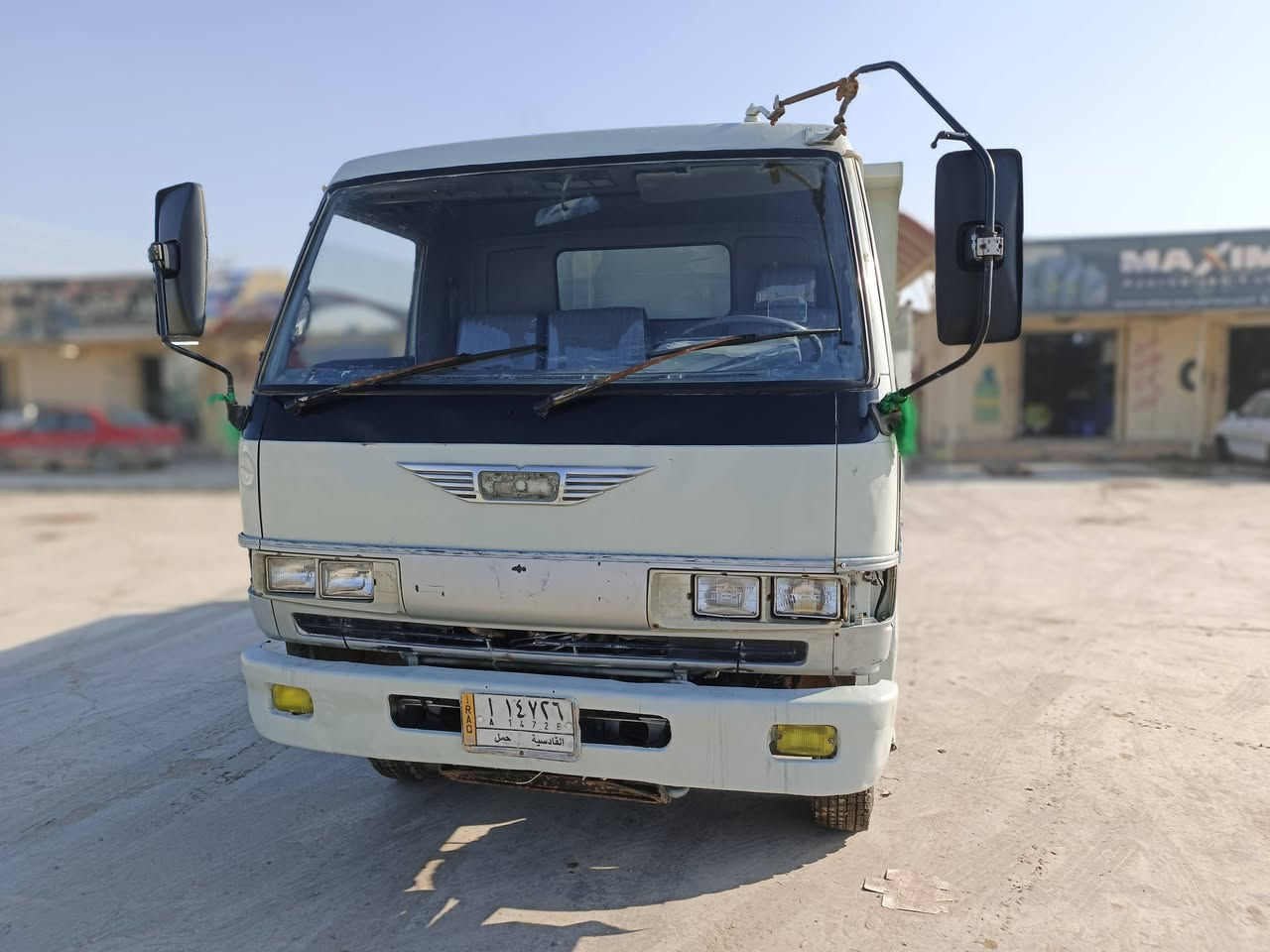 السلام عليكم هينو للبيع موديل 2000 بدي جديد شاص مكفول تخم تاير جديد مكينه علي بلاد ما مفتوح سياره مكفوله كلها***********
