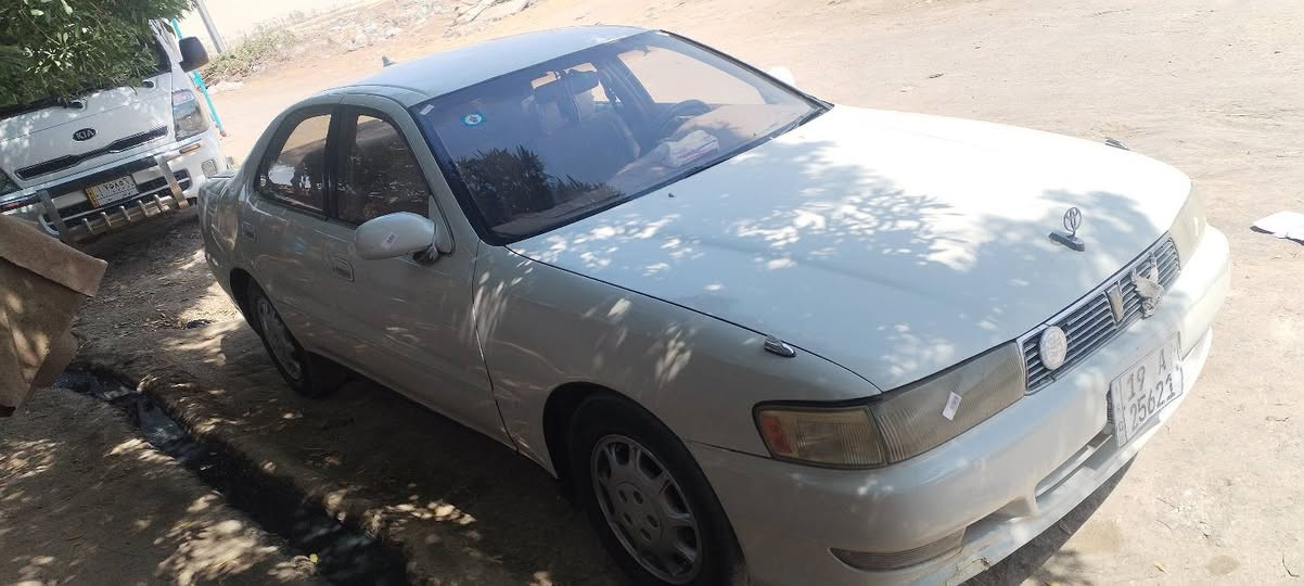 السلام عليكم  للبيع كرسته نفخ موديل 93 مكفوله من الكص والنقل ومن جميع الاصوليات ومن العيب الشرعي رقم ب اسمي سنويه لل 28 رقم كربلاء انگليزي محرك ونجي لا تبخير ولا تنقيص وگير خير من الله التبريد ثلج تحكم مري وسنتر شغال السياره حلوه ومكفوله من كلشي ما ناقصها اي شي  مصبوغه جماليه على ايدي ما متعبها الله شاهد مداريها كلش وبلخير على الي ياخذها مكان السياره ناصريه شطره سعرها 60 وبيها قليل حگ الجيه متواجد خاص وهذ رقمي ***********
