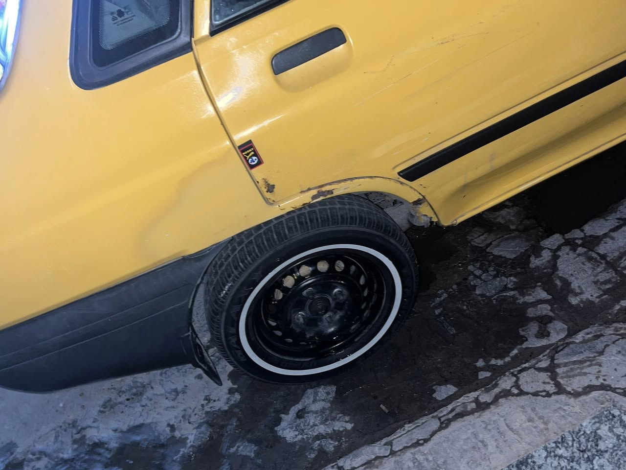 سلام عليكم سياراه سايبه البيع  موديل ٢٠١١سياره نضيفه حلواه سياراه مكينه جديداه تخم تاير صدر خلفي امامي جديد شاصي نضيف مالتهاه  رعيهاه موجد سعر السياراه ١٧ وراقه رقم ***********
