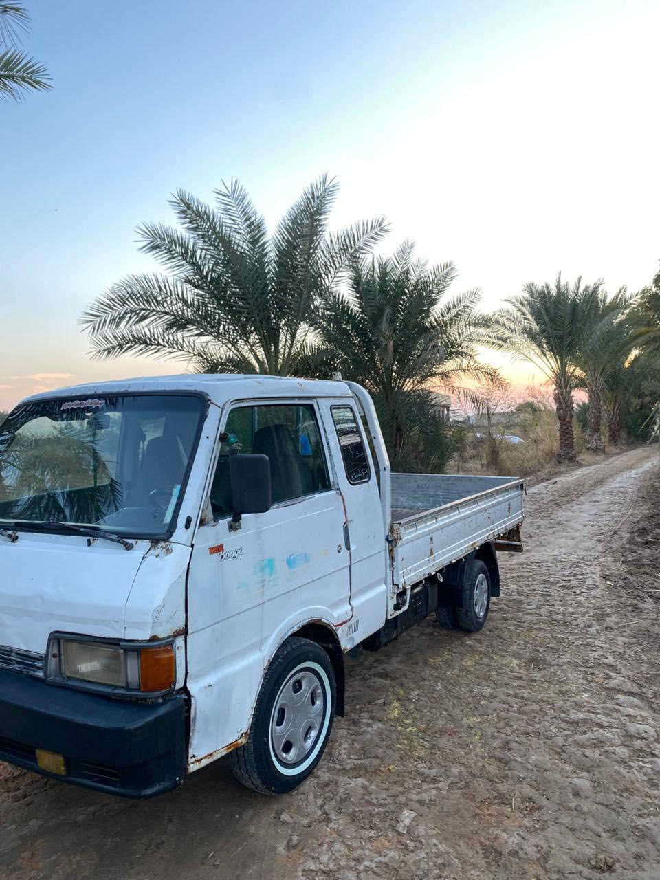 السلام عليكم للبيع كيه موديل 94  سياره نضيفه معنه الكلمه سياره مال جناي رقم بغداد سنويه 28 مكان السياره بابل لاتصال ***********
