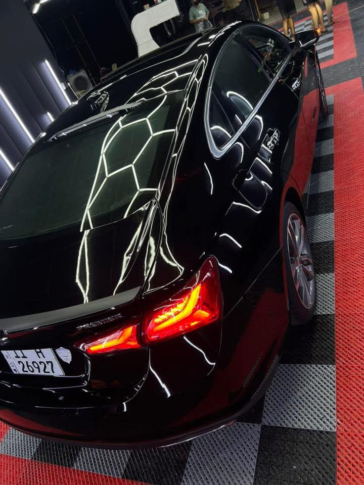 ماليبو بريمير 2020 #PREMIER 2.0T 
🔥🔥🦾🦾🔥🔥
محرك 2000 توربو 🚀🚀 
4 سلندر سياره كلش قويه 
ناقل حركة أوتوماتيكي 9 سرعات. 
ماشيه 121الف كيلو 
نظام دفع أمامي
مقاعد جلدية كهربائي للسائق والراكب
وخزن ميموري 1.2.3
فتحة سقف كهربائية بانورامية 
نظام صوتBoss
تبريد وتدفئة جميع المقاعد حتى الخلفي 
تدفئة ستيرن
كاميرا خلفية
نظام دخول وتشغيل عن بعد. 
مري قلاب 
 البريمير معروف بل مواصفات 
حادثهاا موضح جاملغ الخلفي بيه صبغ بدون ضربه 
ب عراق حاف البنيد 
كير مفتوح 
والباقي كفاله رقم بغداد هزه جديده
السعر ١٤٢ وبيهاا مجال للأستفسار واتساب او اتصال 
***********
