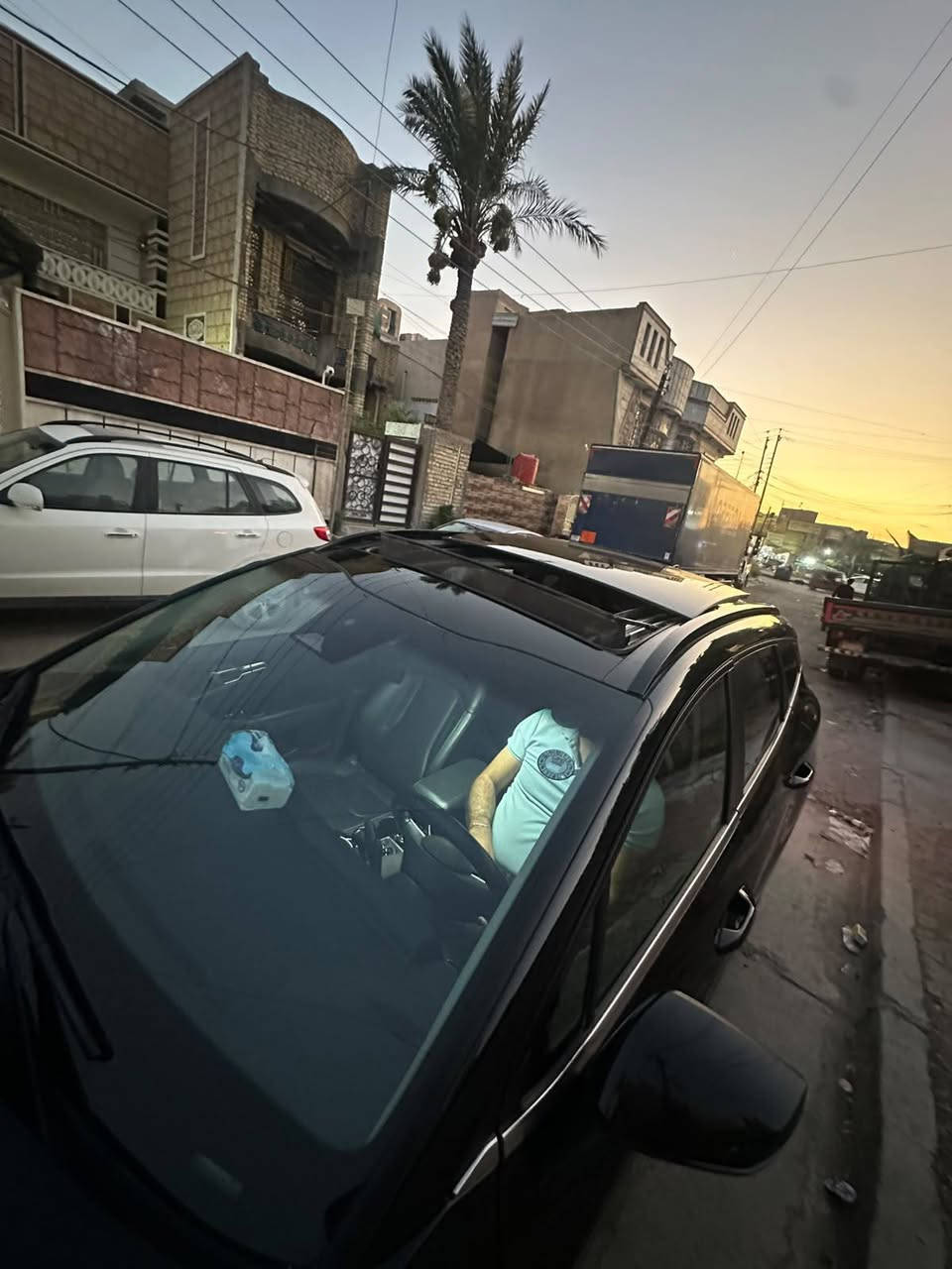 سلام عليكم 

سبورتج موديل ٢٠٢٣ 

السيارة حادثها كما موضح 
بدون ايرباك 
+بيها قطعتين ونص صبغ تقرير امريكا 
سيارة ماشية٣٩ بحالة الوكالة 
السيارة برستيج فول مواصفات 
بسمي تحويل مباشر 
السعر ١٧٢ وبيها مجال 
عنوان بغداد البلديات 
***********
