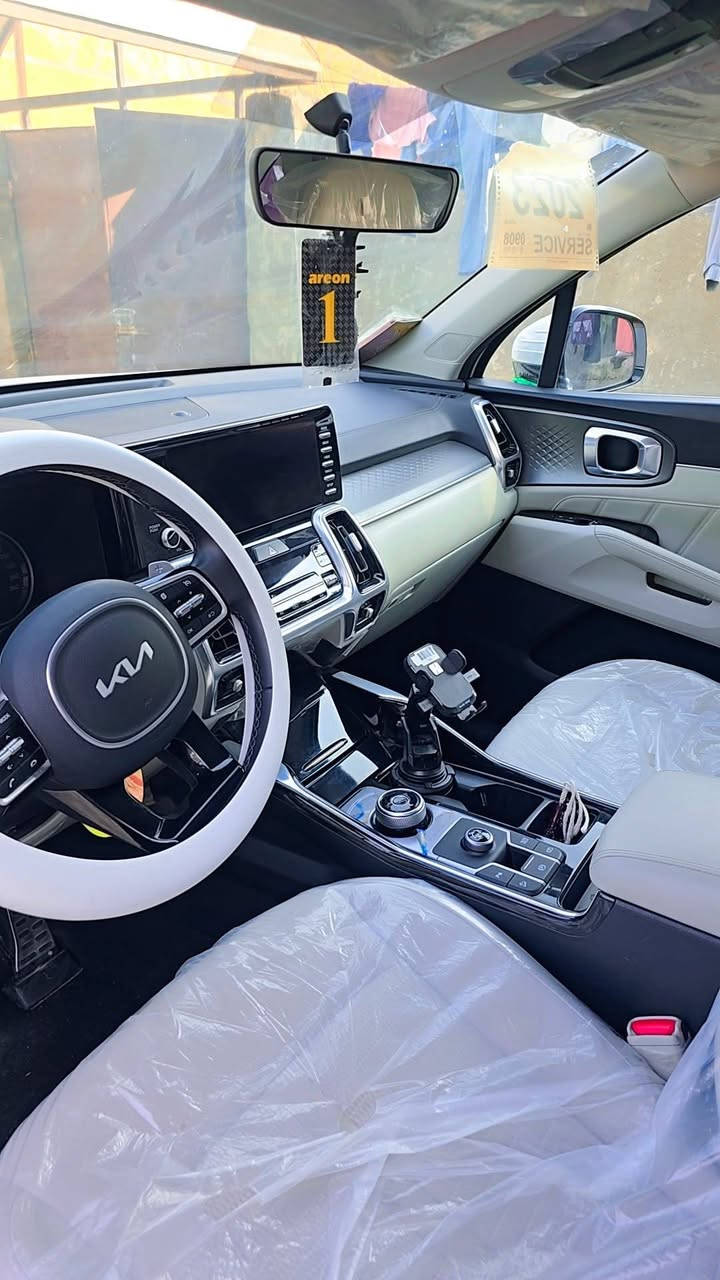 سلام عليكم 
سورنتو 2023 خليجي
ضمان شركه الدوليه
فول  مواصفات ماعدا البانوراما 1/1
مكفولة من صبغ وتبديل وبارد كفالة عامة 
ماشيه ٤٠ 
بصمه تشغيل 
بصمه ابواب وصندوق 
تشغيل عن بعد. 
جميع الكشنات كهرباء 
اريل نفيگيشن 
لايت خمس عدسات 
لد امامي وخلفي 
حساسات كامرة شاشه 
صندوق كهرباء 
 6 سلندر 3500
وباقي المواصفات المعروفه
رقم بغداد بإسمي تحويل نفس اليوم
سيارة جديده  سعر ***********
