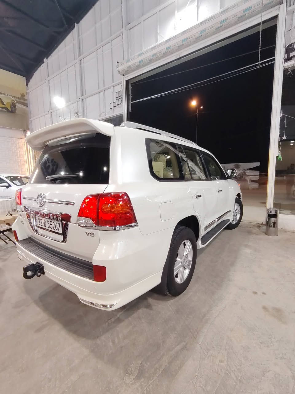 السلام عليكم 👋
تويوتا لاندكروز 🚗🚗
الموديل 2015💯
رقم أربيل الدولي جاهز تحويل مباشر👌
بيها بابين مبدل نفس اللون أصل ☺☺
المواصفات 
بصمة تشغيل وبصمة أبواب
فتحة سقف
ثلاجة
مطفأة
ثلاث قطع تبريد
شاشة كبيرة
كامرة خلفية 
حساس أمامي خلفي
تحكم ستيرن
لايت زنون أصل ماطور
مرايا ستيل قلاب وشفط
داخل بيجي 

للتواصل والاستفسار الاتصال على الارقام
 *********** واتس إب 📲
***********📞
الموقع:📍حلة _ حي الصحة _ مجاور فندق بابل
#معرض_الوليد_لتجارة_السيارات
انستا📲https://www.instagram.com/alwaleed_cars_1?igsh=MXMyOHN2bDJ6OXhvcg==
تيك توك 📲
https://www.tiktok.com/@alwaleed__cars1?_r=1&_t=ZS-91hXDqXB40A
