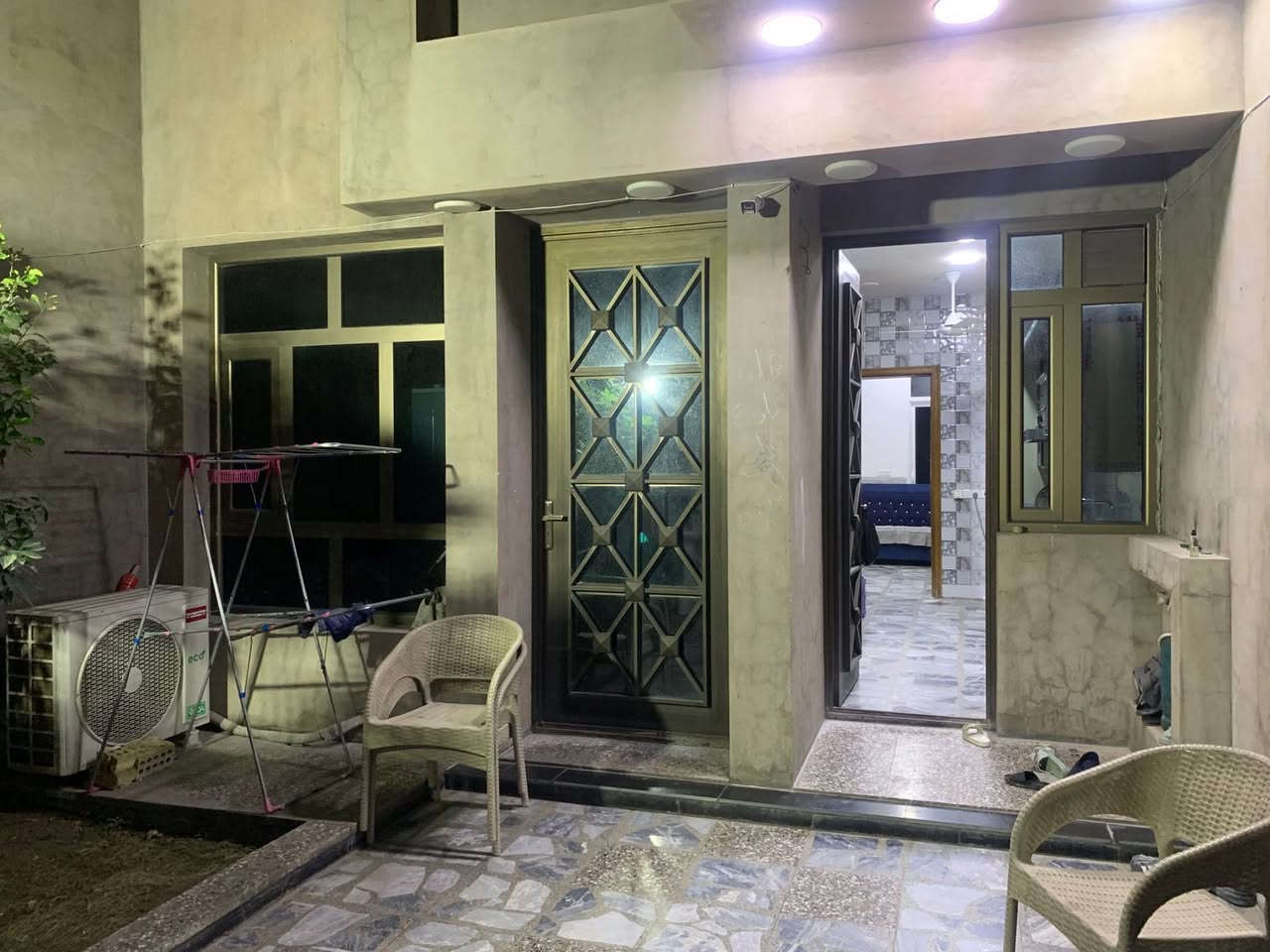 🏠 دار للبيع – حي أور
📍 خلف مستشفى المؤيد

🔹 المساحة: 150 متر

🔹 الواجهة: 6 متر

🔹 النزال: 25 متر

🔹 البناء: سنة 2022

🔹 عدد الغرف: 6 غرف نوم

دار حديثة وبناء مرتب، موقع مميز وقريب من الخدمات 👌

📞 للاستفسار والتفاصيل:

مكتب السند للعقار

0771 811 1251

0774 100 0738
