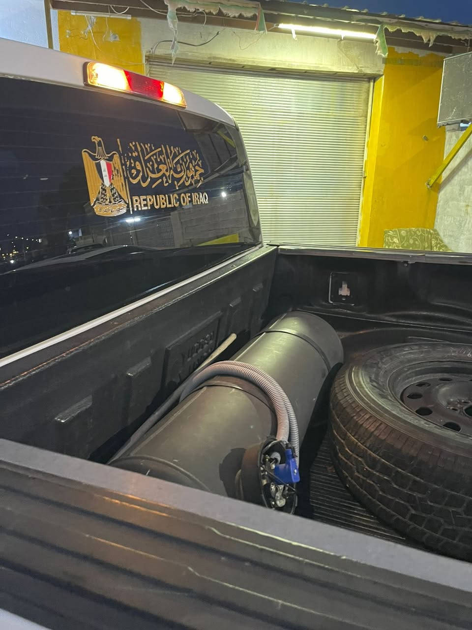 السلام عليكم
للبيع بيكم فورد f-150 
موديل 2017 
محرك 8 سلندر بانزين + غاز
 رقم اربيل سياره جاهزه من كلشي نصبتها كلش حلوه ومرتبة 
محدث (شباك +بك لايت + لايت امامي)2020 مثل ماموضح بلصور
حادثها جداً بسيط مثل ماوضح بلصور
السعر 215$ وبيها مجال 
 مكانها بغداد العامرية
للتواصل ***********
