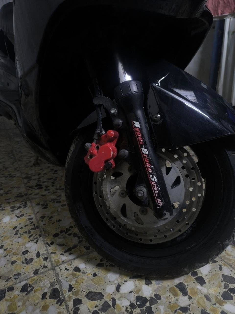 سلام عليكم سكنس فحل. ياباني خطين قبق نفخ
دراجه نكره بكل وقت مكينه ناعمه وبلاد مملعوب بيه دهن كله موتل وبانزين محسن كهربايات كله شغال اشاير لد زوج تاير جديد دبلات طسه حلوو مابيهة نقص فقط واقيه صالنصة اشوي مايعة وذيل بي كسر صغير باقي كله نضيف ماكاني بلديات قرب جامع سيد صلاح *********** تصل وبل خدمه
