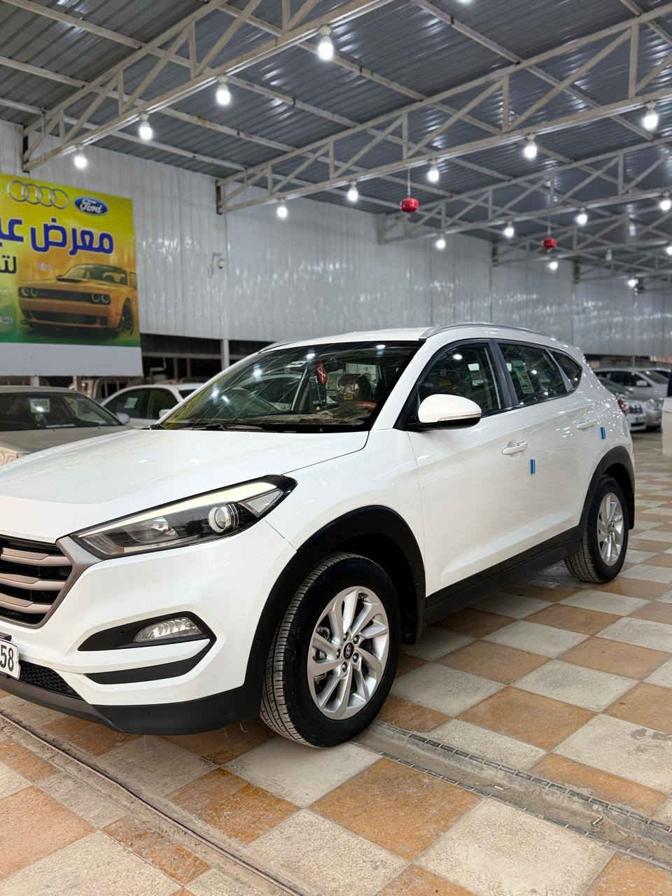 السلام عليكم 

توسان 2016 خليجي كفاله عامه 

السياره جديده وجاهزه كير مكينه حداديه 

تخم تاير تبريد شرط جاهزه من كلشي 

رقم بابل الجديد شرط تحويل 

السعر 168 وبيه مجال حق الجيه 

العنوان بابل شوملي 

تفاصيل   ***********
