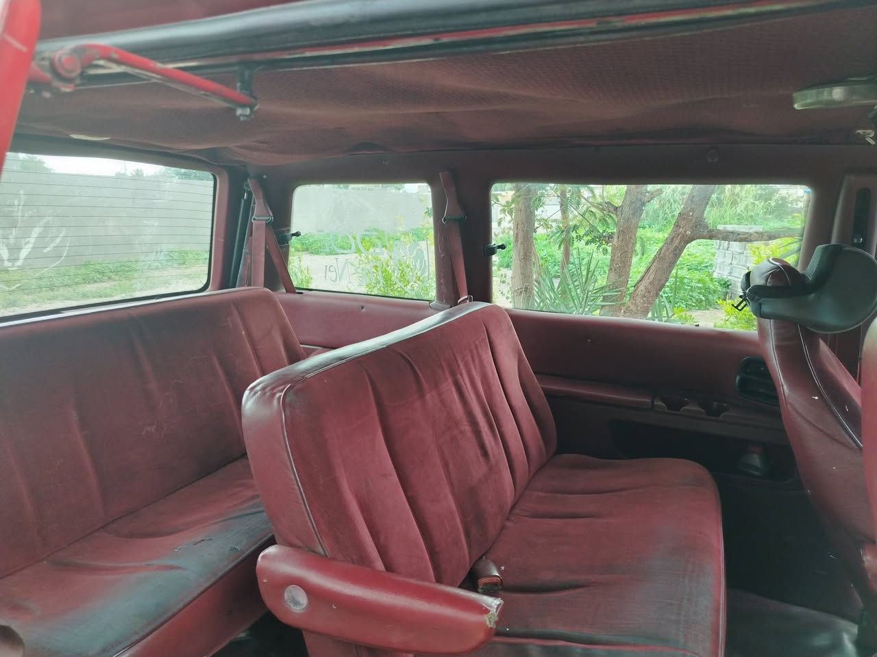 سلام عليكم دوج كلايزر موديل 1993 سياره بأسمي رقم انكليزي هزه صارلها شهر من سويتها گير ومكينه كامري ابو الچف تبريد تدفئه شغال صدر جديد دبلات امامي جديد كهربائيات كلها شغاله العنوان ديالى خانقين السعر 32 وبيها مجال رقم الهاتف ***********
