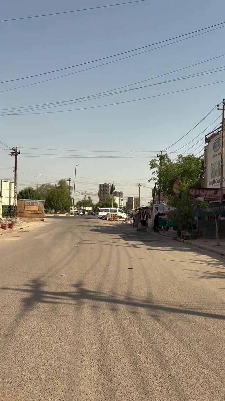 بيت للبيع ٢٠٠متر ركن على شارع بصف لفلكه مال شهداء واجهت لبيت ٢٠ ونزال ١٠ لبيت موقعه مميز وعلى شارع تجاري للستفسار اكثر لتصال على رقم وبي وتساب هم 

***********
