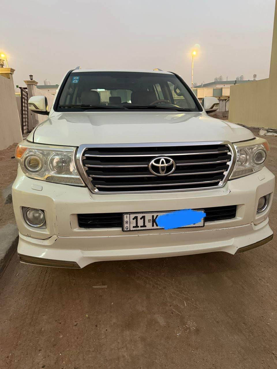 لاندگروز جكسارة للبيع موديل 2015 لون ابيض 
حجم المحرك4000
(V6)فتحة تحكم ستيرن دفع رباعي وقفل اكسل . شاشة كبيرة كشنات تحكم 
كهرباء تشغيل عن بعد أبواب بصمة 
السيارة نظيفة كلش حدادية حلوه تايرات تخم جديد گير مكينة ضمان 
السيارة بيها بارد زغير بالمدگر الأمامي وبعده مامسويه يعني تشوفه بعينك 
والباقي كفالة عامة السيارة رقم بغداد بس مكان السيارة بصرة وتحويل ثاني يوم غيرمتواجد على الفيس 
رقم المبايل ***********
السعر 390 ورقه البصرة, العراق
