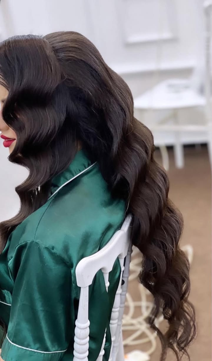 شوفوا الجمال🔥🥹
تسريحة  البسيطة التجنن للمهر والحفلات 
من اعمال المبدعة الماكيرة Haneen Hussam 

متواجدة يوميا ً والعروض مستمرة لحكوا عليهن 

العنوان 
بسمايه على شارع العام مقابل بوابه بي داخل مركز لامار صالون حنين بجهه سنتر دراهم بصف سوبر چكن 
***********
