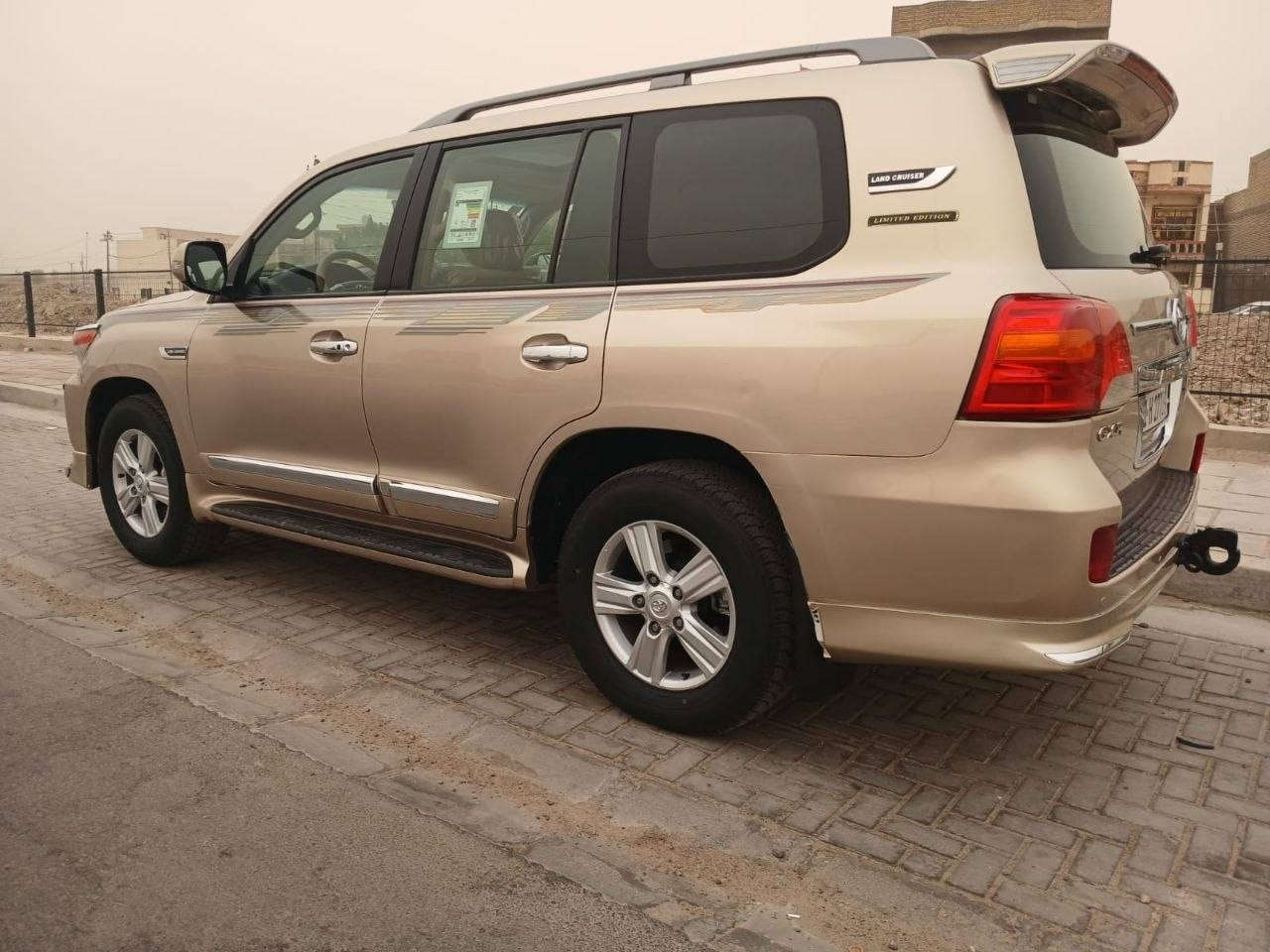 لانكروز 2009 محدثة ١٤ مكفولة وسونارها موجود فقط صبغ بنيد اثر جراد  مكانها نجف
***********
