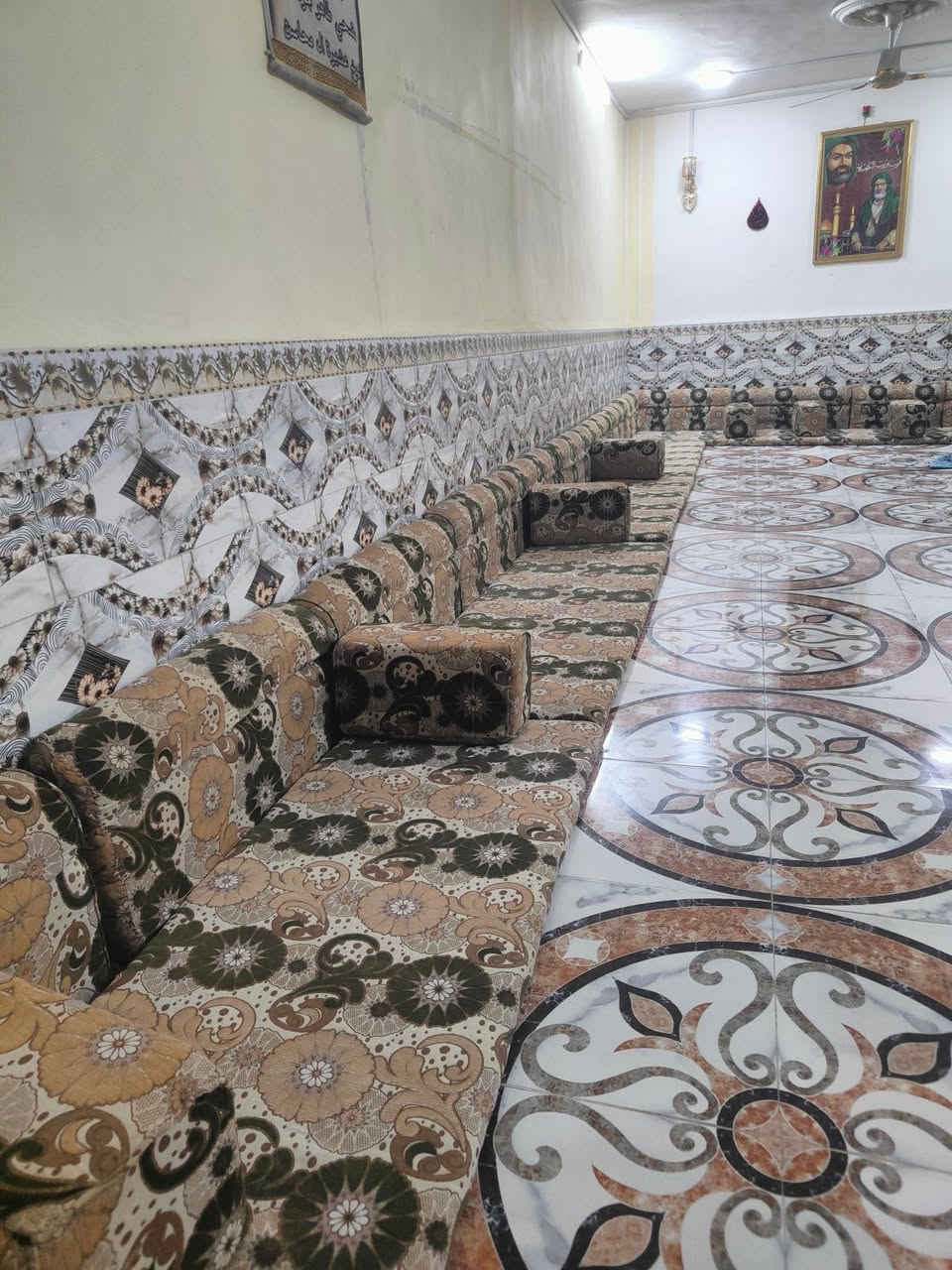 سلام عليكم ديوان للبيع 
نظيف كلش سعر 300 بيه مجال 
عنوان الشطره


**إذا كنت صاحب هذا الإعلان وتريد حذفه لأي سبب، رجاءا أرسل رسالة إلى الدعم الفني**