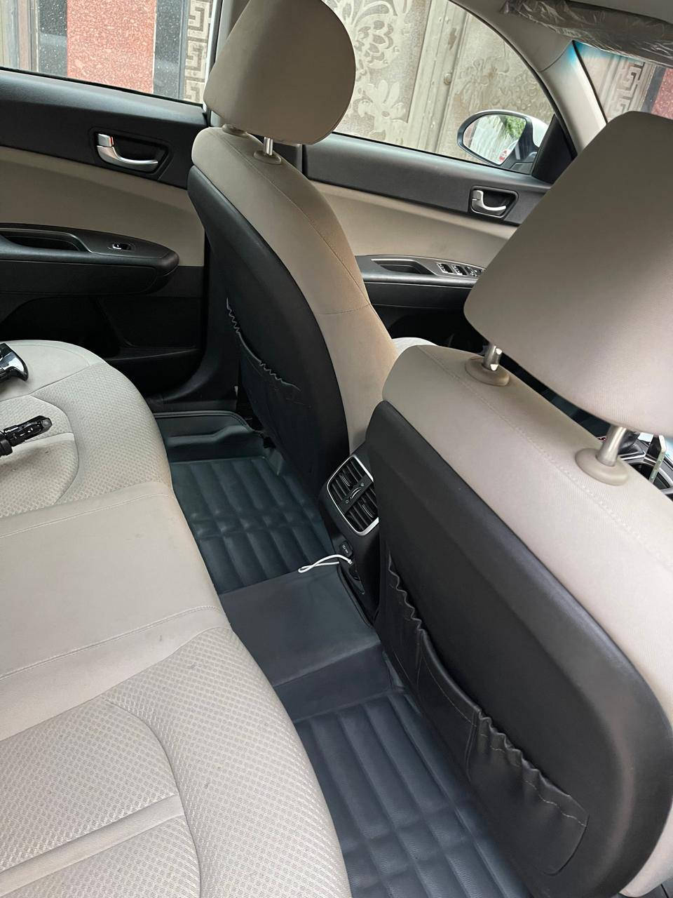 السلام عليكم كيا اوبتيما موديل 20 للبيع  السيارة خليجي شركه الدوليه موصفات محرك 2400 تحكمات حساس خلفي امامي السياره بيها صبغ بل جاملغ الامامي بدون حادث  السعر 186 لا ستفسار على الهاتف *********** وشكرا
