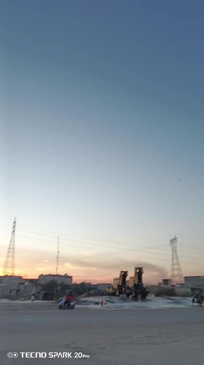 سلام عليكم لاندكروزر موديل 95 كفاله ماعده الكير يأخر بس نمره الثانيه ونوب ينمرطبيعي  الله شاهد تجي وتفحص المكينه البلاد 6سلندر كابريتر خير من الله سنويه منتهيه انتهت بشهر 2 السياره جديده بعده عضم  مكاني القرنه وهذا رقمي بس واتساب الخط واقف ***********
سعر 70وبيه مجال وبلخدمه
