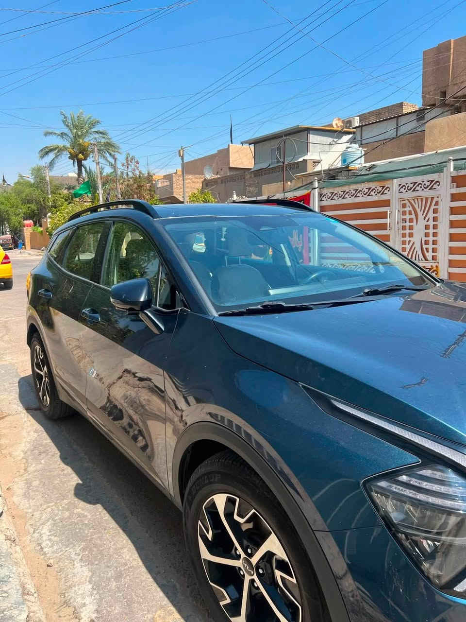 سبورتج 2022 لارج
فول فول مواصفات 
مكفولة كفالة عامة من الضربة والصبغ والبارد 
باسمي تحويل ثاني يوم 
ماشية 77 الف كيلو 
ميحتاج اذكر المواصفات معروفة مال لارج 
مكان السيارة بغداد حي العامل 
السعر المطلوب 205 $ 
***********
