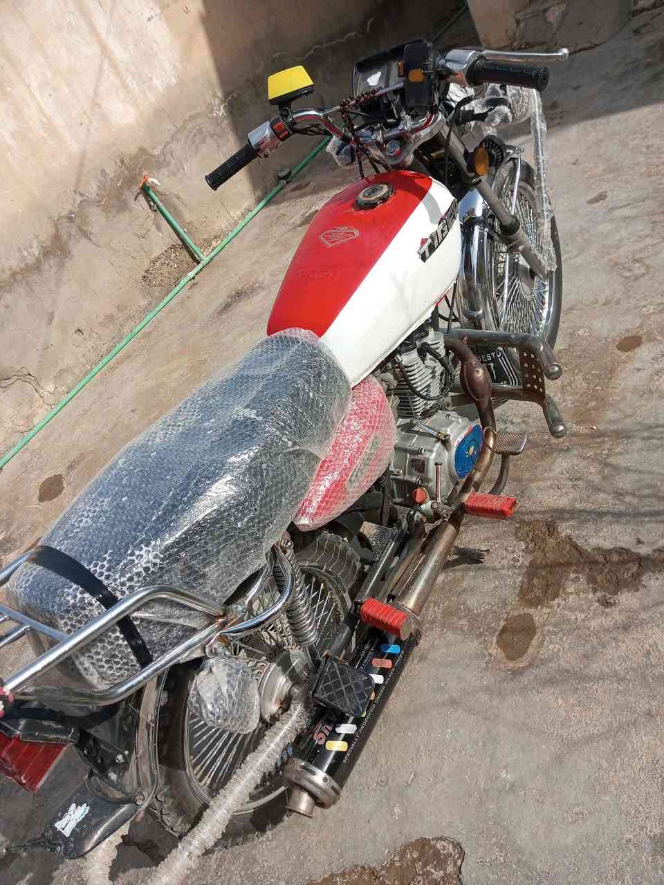 تايكر للبيع موديل 21 اوراق اصوليه السعر 450 وبي مجال بسيط
***********
