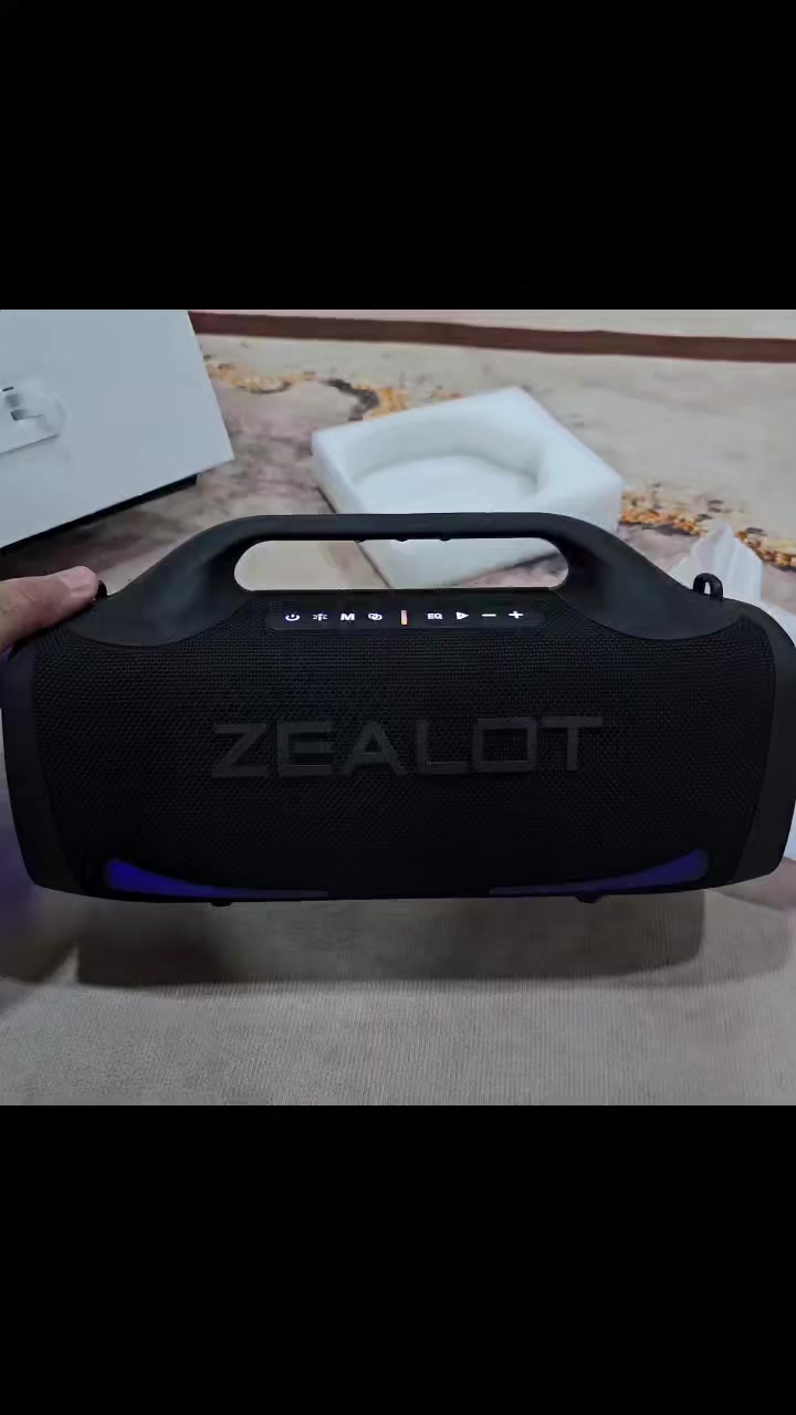 متوفر زيلوت s79 
100 واط


**إذا كنت صاحب هذا الإعلان وتريد حذفه لأي سبب، رجاءا أرسل رسالة إلى الدعم الفني**