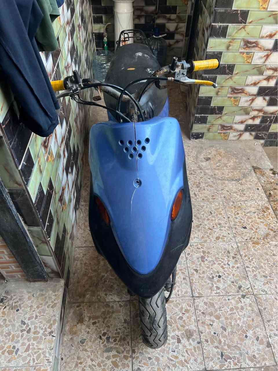 سلام عليكم دراجه للبيع عوزهة بس كابريته جانت تشتغل تكطع وطفت قبل جم يوم اخذتهة وما متفرغلهة رايدهة ب١٠٠ وبيهة مجال 
عنواني / العاليه 
رقمي واتساب / *********** البصرة, العراق
