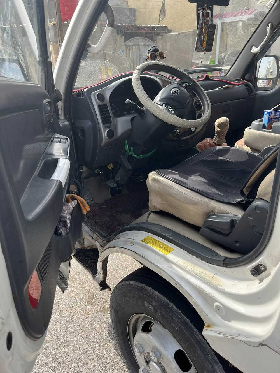 السلام وعليكم للبيع فحل 2014رقم بصره مكانه بصره مكفوله مكينه كير سياره ماذب عليه  كبل لشغل محوره ١٤تخم تاير حداديه كهربايات كله شغاله السعر ٩٠ وبيه مجال  رقم ***********
