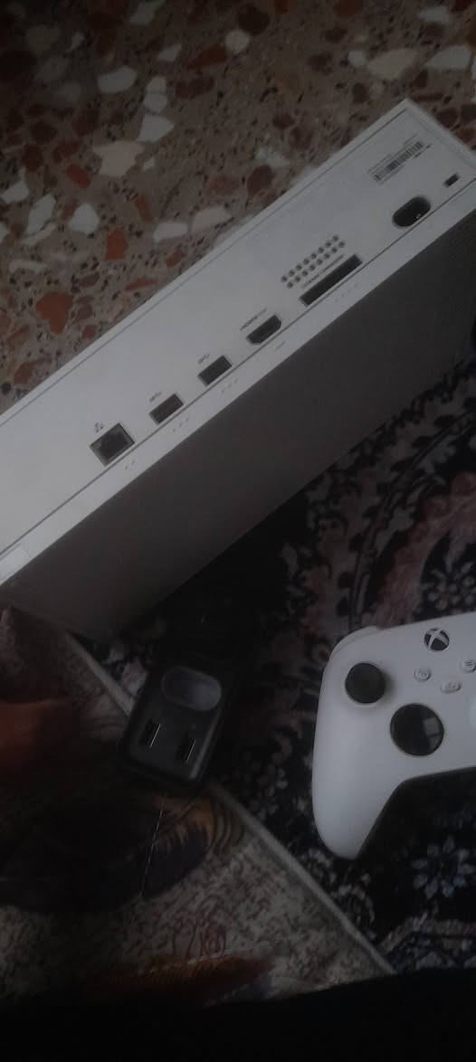 السلام عليكم
اكس بوكس سريس اس ذاكره 512 

جهاز جديد ونضيف مصارلي سبوع من اخذته

كامل ملحقات من كارتونه وايرات HDM

قاعده شحن بطاريات وعدد بطاريات 2 

انطيك ويا هديه كيم باس التمت 3 اشهر

مكاني بغداد


**إذا كنت صاحب هذا الإعلان وتريد حذفه لأي سبب، رجاءا أرسل رسالة إلى الدعم الفني**